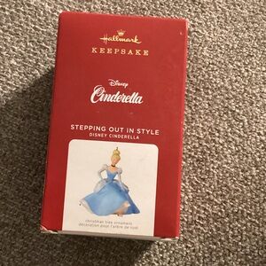 Hallmark Disney Cinderella Stepping Out In Style Ornament 2021